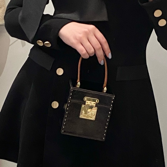 Louis Vuitton Bleecker Box Black - Picture 7 of 10